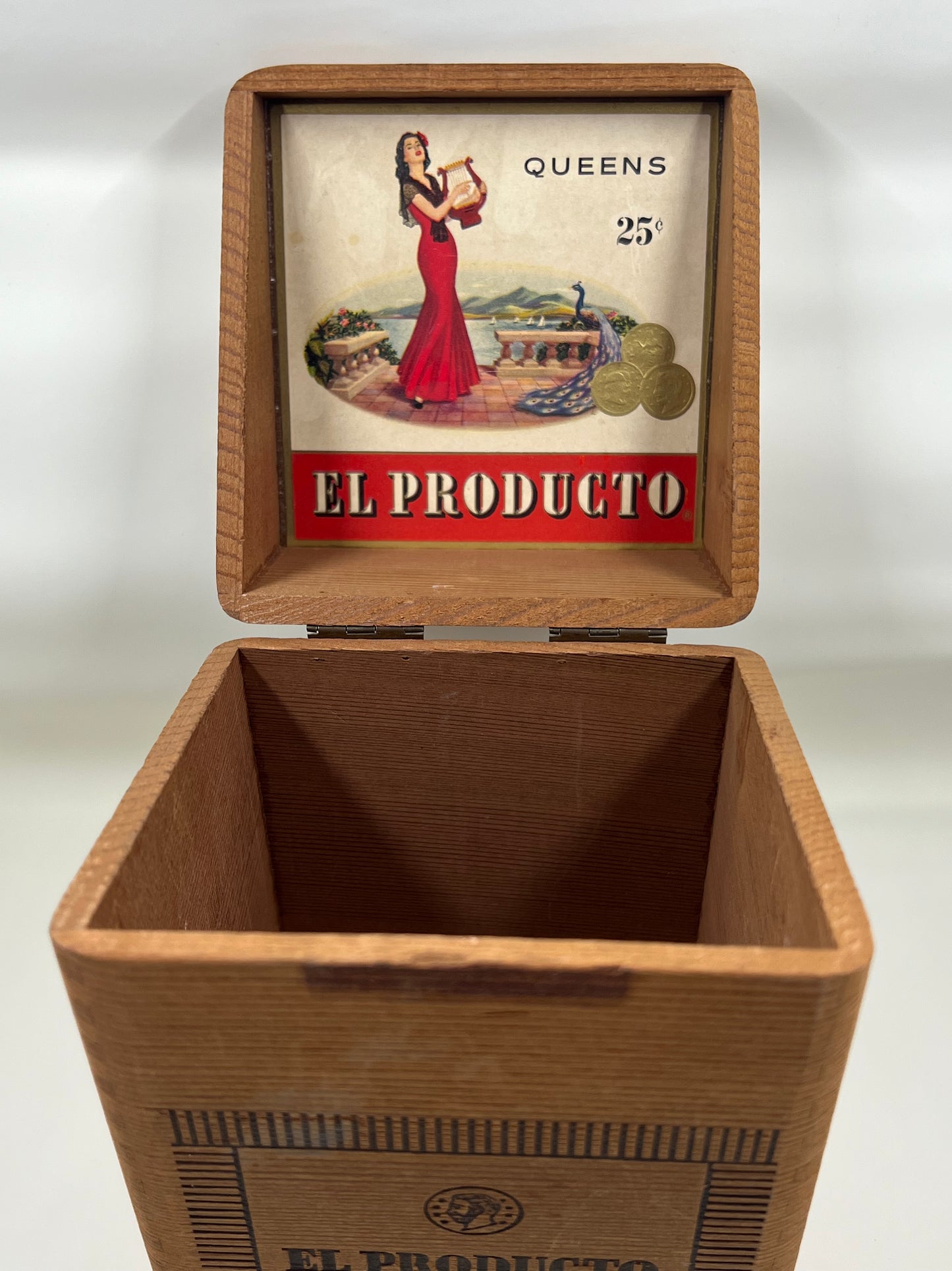 Vintage "El Producto Queens" Cigar Box